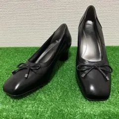 極美品　fitfit レザー　スクエアトゥ　パンプスのサムネイル
