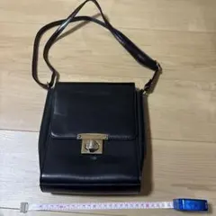 ブラック ショルダーバッグ シンプル