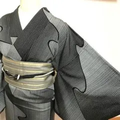 総柄のかっこいい着物　縞　流水　グレー　ブラック　パーティ　やまと謹製⭐️