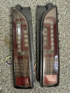 ぱ*こ様 ハイエース 200系 流れるウインカー付 ファイバーテール