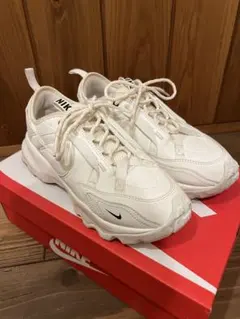 Nike TC 7900 ホワイト スニーカー