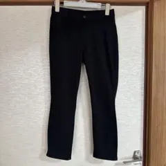 ユニクロ　ウルトラストレッチクロップドレギンスパンツ　黒　カジュアル