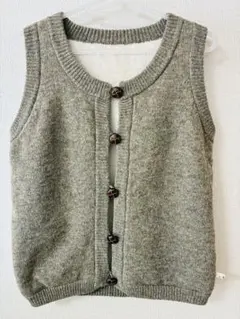 グレー ウールニットベスト