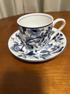 青と白の花柄 ティーカップ・ソーサー