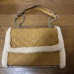 GUESS ショルダーバッグ キルティング ボア