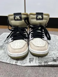 Nike Zoom Air ベージュ/ホワイト ハイカット