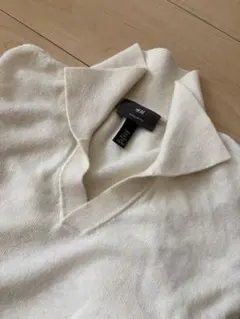 ⭐️即日発送いたします⭐️H&M スキッパーネック ニット ホワイトのサムネイル