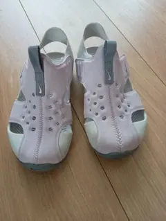 Nike ピンク サンダル