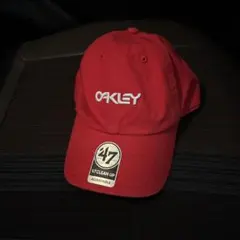 OAKLEY ベースボールキャップ　レッド　美品のサムネイル