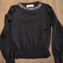 黒 ビジュー付き長袖ニット