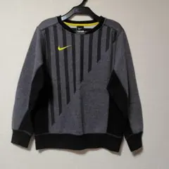 【新品未使用品】ナイキNIKEトレーナー　サイズ160