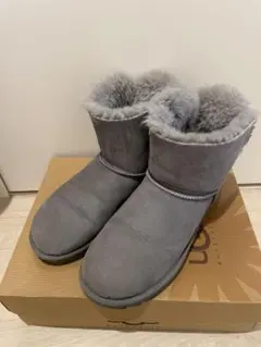 UGG グレー リボン付き ムートンブーツ