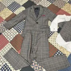 1回の使用。4点セットです。チェック柄スーツセット 110