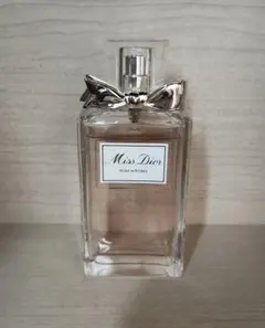 ミス ディオール ローズ エッセンス オードゥ トワレ 100ml - メルカリ