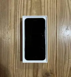 Apple iPhone SE 第2世代 本体 ブラックのサムネイル