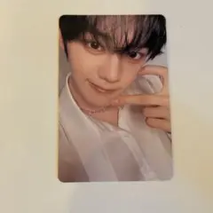 ゼベワン ZB1 トレカ ICONIK タワレコ 白衣装 ギュビン