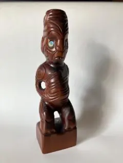 マオリ族ティキ木彫りオブジェパウア貝ニュージーランド民芸品置物