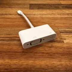 Apple純正 Lightning VGA アダプタ MD825AM/Aのサムネイル