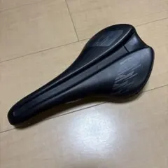 GIANT（ジャイアント） APPROACH サドル