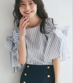 La boutique BonBon リボンフレアスリーブブラウスのサムネイル