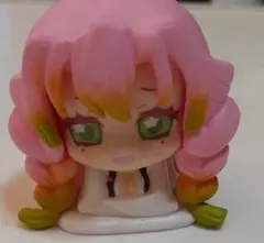 鬼滅の刃　恋柱　甘露寺さんの小さめフィギュアです。