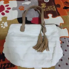 ホワイトファーショルダーバッグ フリンジ付き