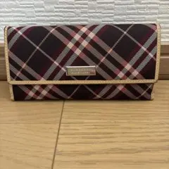BURBERRY BLUE LABEL 長財布 赤・茶系チェック柄