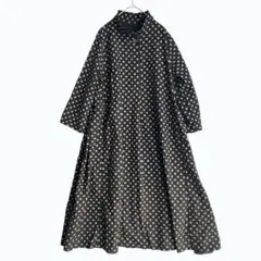 〔ワンピース〕 黒　グレー　ドット　長袖　ミディアム丈