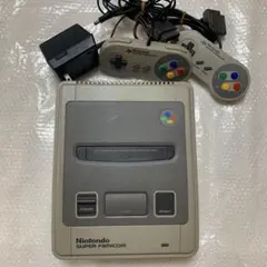 【スーパーファミコン】本体とコントローラーとアダプター
