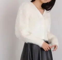 NATURAL BEAUTY BASIC　シャギークロップドカーデ　オフホワイト