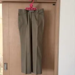 Cherissable チノパンベージュ　センタープレス