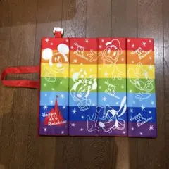 ディズニー　折りたたみポータブルクッション　レインボー