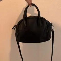 ブラックショルダーバッグのサムネイル