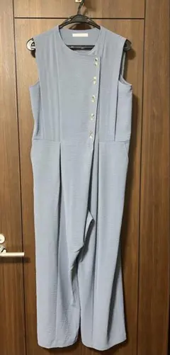 【美品】LHELBIE レルビエ ボタンデザインオールインワン くすみブルーのサムネイル