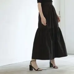 24時間以内発送◎美品marjour モノトーン ティアード スカート ブラックのサムネイル