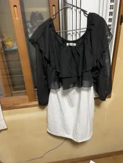 rika フリル付きドレス 黒白