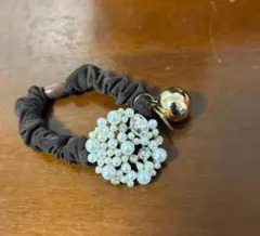 エレガントなパール装飾ヘアゴム