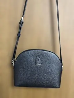 FURLA ブラックショルダーバッグ