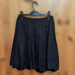 美品♡上品可愛い　レッセパッセのサイズ38 黒スカート　 膝丈