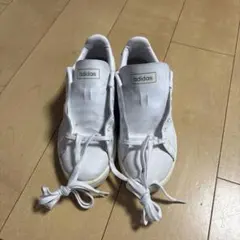 adidas ホワイト スニーカー