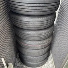 ホワイトレター❗️215/65/16夏タイヤ☆109/107Qグリップマックス深溝 