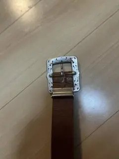 装飾的シルバーのバックル ブラウンレザーベルト　使用は5回