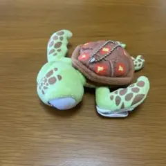 ディズニー　スクワート　肩のせぬいぐるみキーホルダー