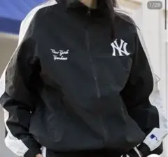 MLB ニューヨークヤンキース ナイロンジャケット】