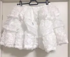 【新品】フリルミニスカート　　ホワイトのサムネイル