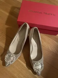 【美品】Oriental Traffic ビジュー付きパンプス