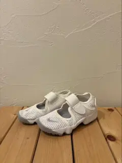 Nike エアリフト　リフト　ホワイト サンダル　18cm