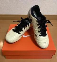 Nike Tiempo ジュニアサッカースパイク /アイボリー22.5cm 中古