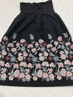 花柄刺繍 フレアスカートのサムネイル