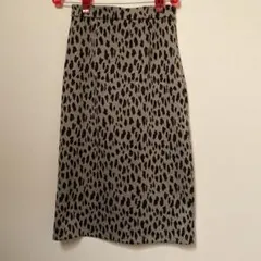 新品未使用　VIPOAヒョウ柄タイトスカート